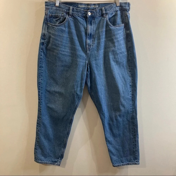 AMERICAN EAGLE Sz 16 High Rise Mom  Ankle Length Jeans - Picture 1 of 7